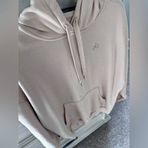 Alo Yoga Accolade Hoodie in Macadamia - Picture 12 of 12